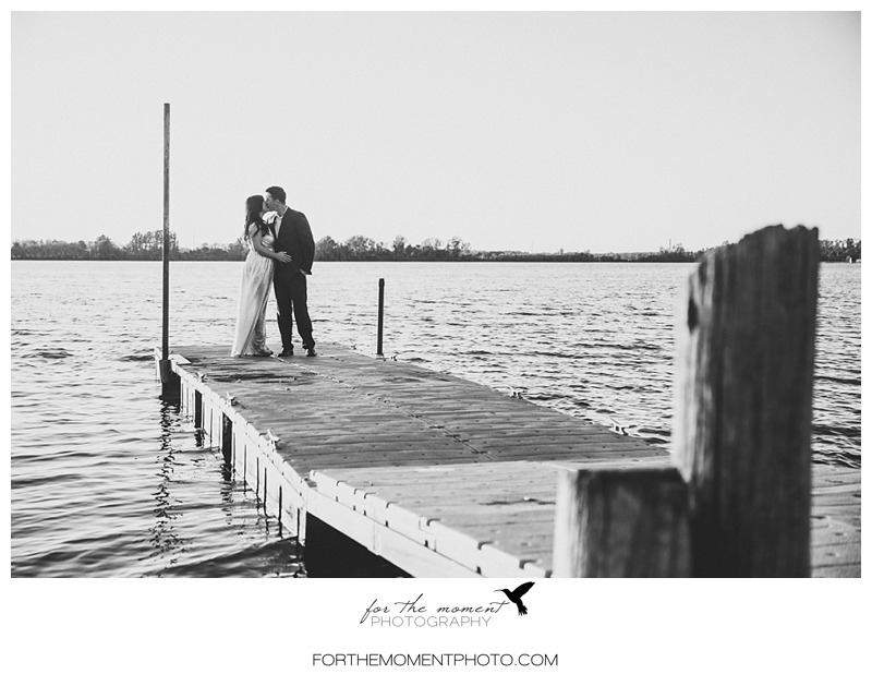 st_louis_sunset_hollywood_field_lake_engagement_photos-1018