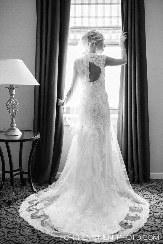 Bride at Omni Hotel St Louis Wedding Photos